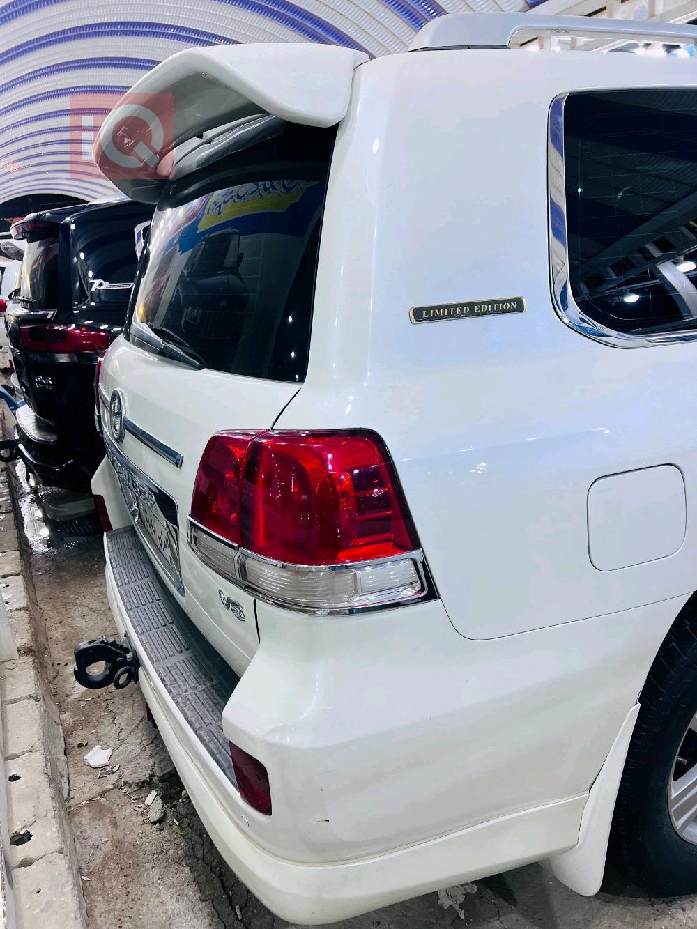 تويوتا لاندكروزر